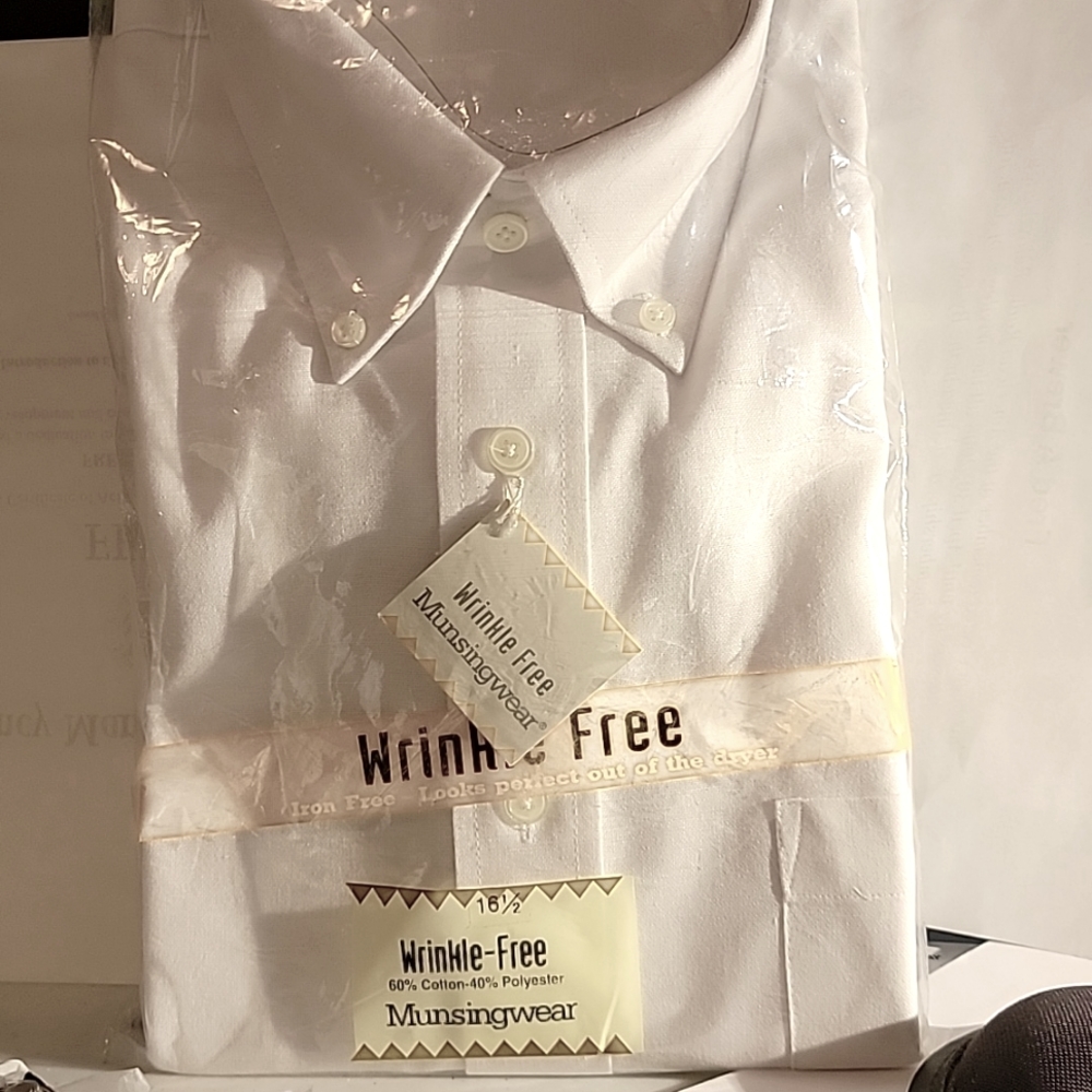 Munsingwear men's white dress Shirts